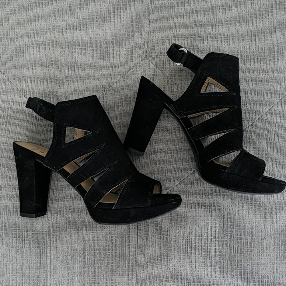 Naturalizer Black Heels